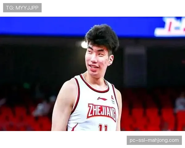 特写：张镇麟隔扣余嘉豪，当选本轮季后赛最佳进球